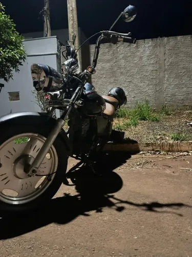 Vendo moto custom para quem busca conforto e estilo (TROCO POR ALGUM MODELO DA YAMAHA)