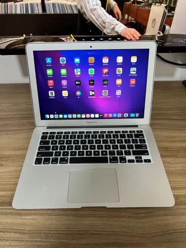 MacBook Air 2017 I5 128+8 GB