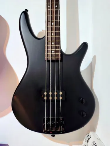 Baixo Ibanez