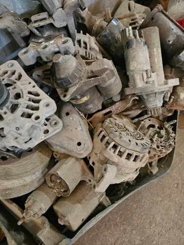 Vendo vários motores de partida