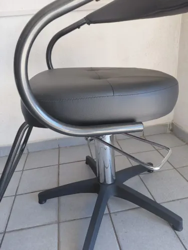 Cadeira de Salão Dompel