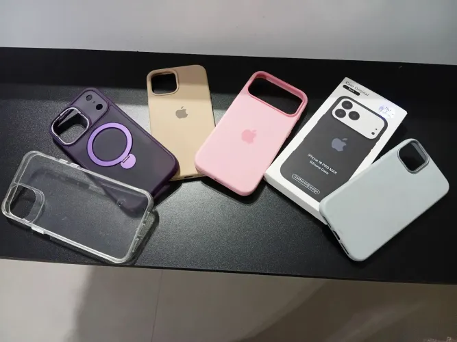 SEIS CAPAS PARA IPHONE 11 AO 17