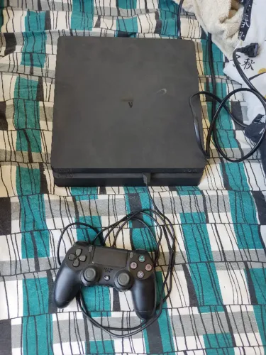 Playstation 4 Slim (PS4 Slim)