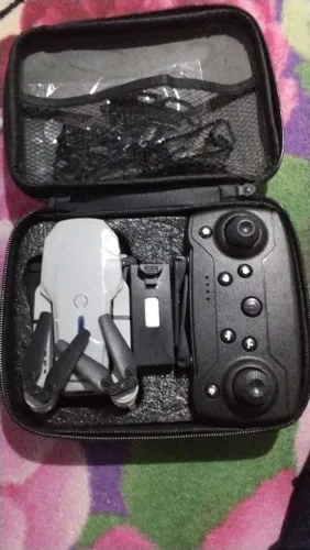 Estou vendendo um drone semi-novo