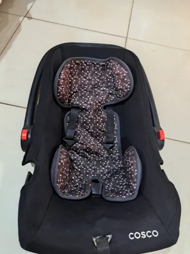 Bebé conforto e capacete