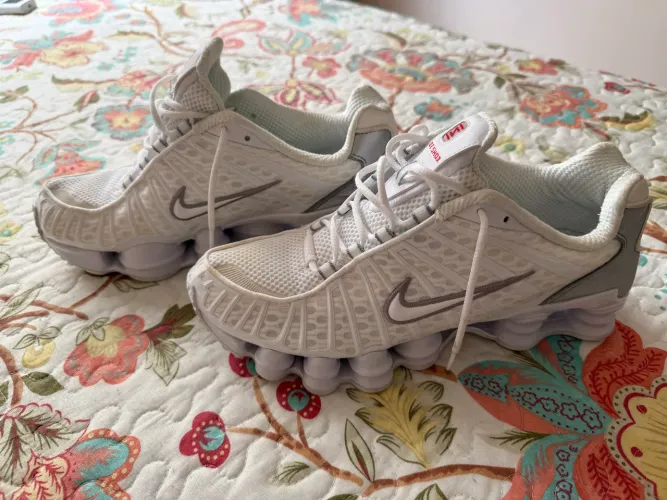 Tênis Nike Shox