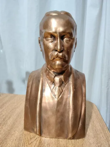 Busto Escultórico Antigo Assinado E. Müller - 27 cm - 3,5 kg