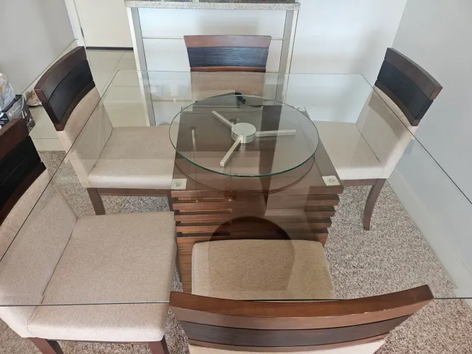Mesa de Jantar com 6 Lugares