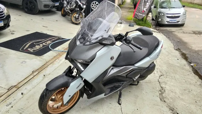Xmax300