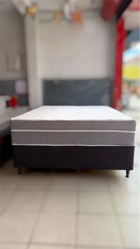 Cama box mais colchão em espuma firme D45 casal ideal pra pessoas até 150k cada lado ! 