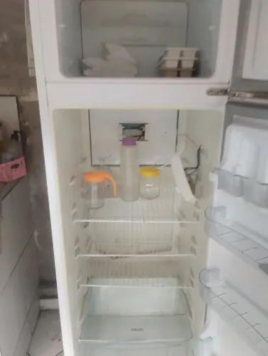 Geladeira Itatiaia (COM DEFEITO)