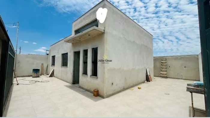 Casa à Venda em Divinópolis, Campina Verde  3 Quartos, 4 Vagas, 163m² de Terreno