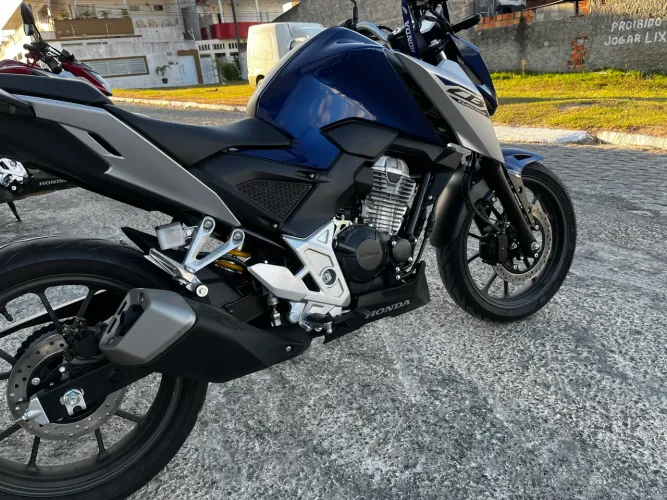 Vendo duas motos twister