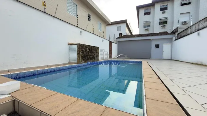 Sobrado à venda 4 quartos piscina Campo Grande Santos/SP