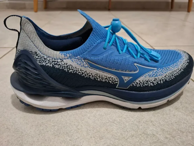 Tênis Mizuno Wave Laser Corrida