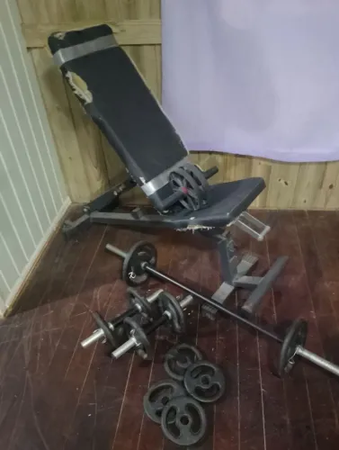 Vendo kit halteres + banco de musculação 