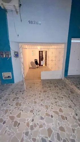 Casa com Garagem no Henrique Jorge - 1 Quarto - R$ 800