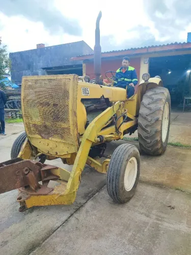Trator agrícola CBT 1105