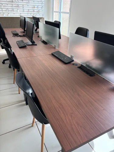 Bancada de atendimento em MDF