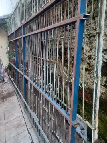 Portão de 12 metros por.2,57 de altura. Com roudanas!