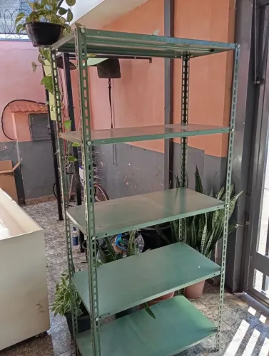 Prateleira de Aço Reforçada e Larga