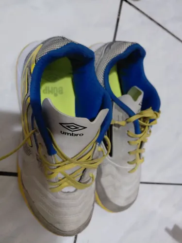 Chuteira umbro Pro 5 club tamanho 36
