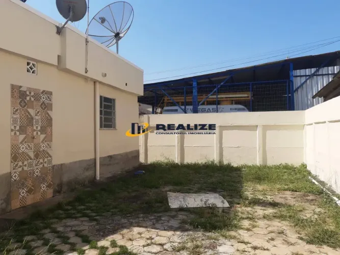 Entre as Ruas Gilberto Cardoso e Felipe Ueber Excelente Casa 02 Qts 02 WCs Terreno 11x25