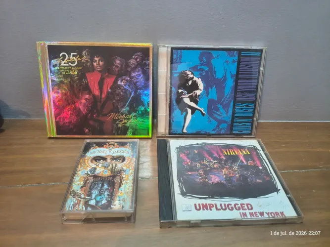 3 Cds e 1 fita cassete antiga 