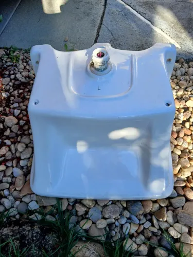 Vendo tanque de louça branco