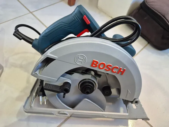 Serra Circular Bosch - GKS150- 1500w - 0184mm - 220volts 
