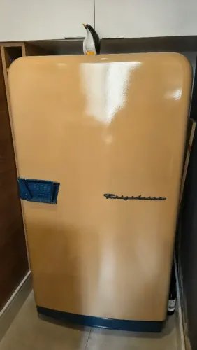Raridade Geladeira Frigideire anos 50 funcionando aceito troca
