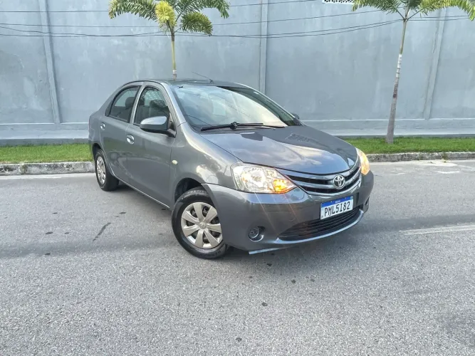 Toyota Etios XS Sedan 1.5 Flex 16V 4P Mec. 2016
