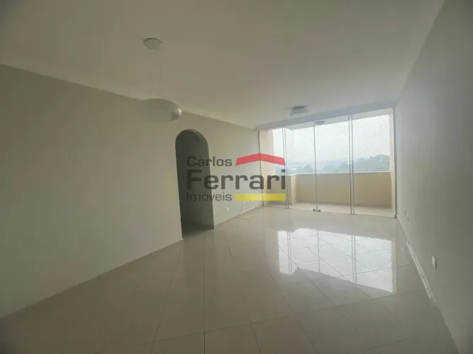 Apartamento no Barro Branco, região arborizada e com infraestrutura. Condomínio com lazer