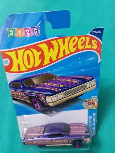 Carrinho HOT WHEELS LAYIN LOWRIDER Escala 1:64
