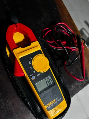 Multímetro fluke 323