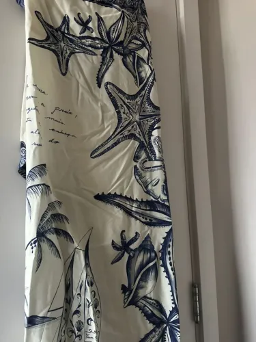 Vende-se vestido novo da marca farm comprado na loja Alplay. Usei uma vez só.novo pratic