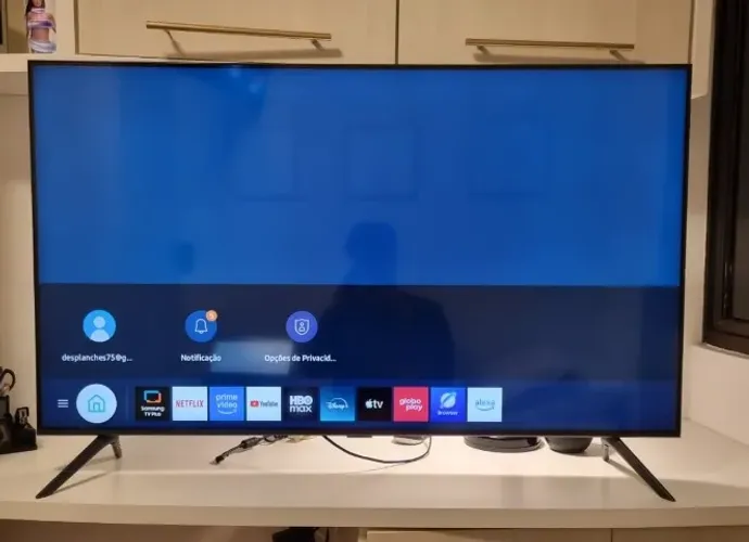 TV Smart 50" Samsung Crystal UHD 4K (UN50AU7700G)