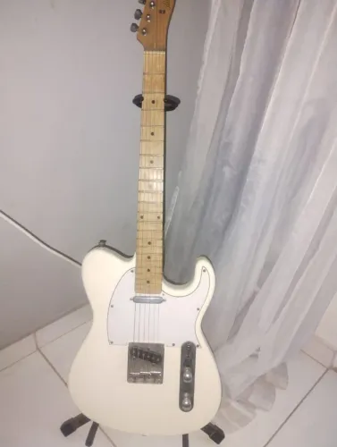 Guitarra Memphis MG52 e Amplificador Borne