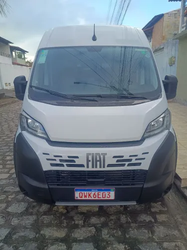 Van 2026 capacidade até 17 pessoas
