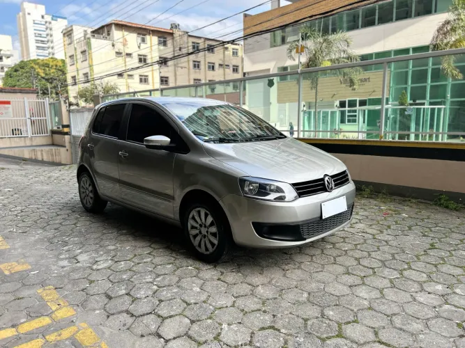 Volkswagen Fox 1.0 MI Total Flex 8V 5P 2013