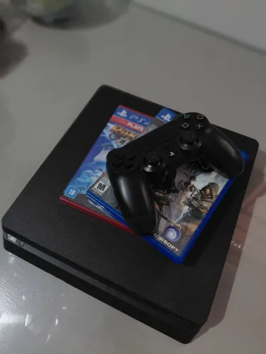 Ps4 slim com dois jogos físicos