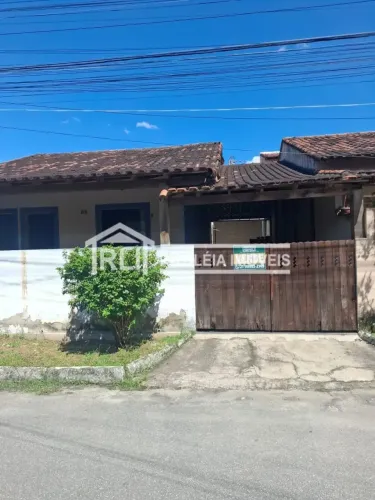 Rutileia imóveis vende excelente casa no condomínio Veneza, Itaboraí/RJ.