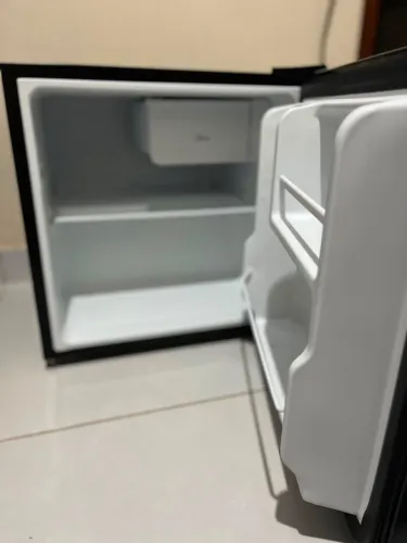 Vendo frigobar midea