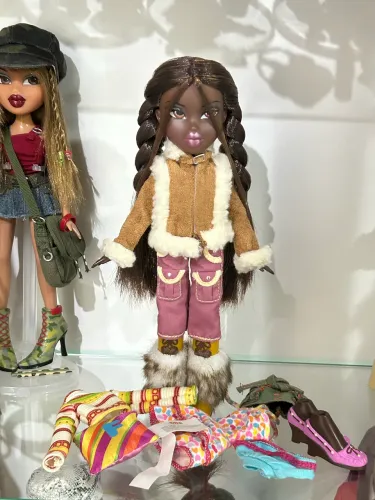 Bratz felicia campfire + roupa sweet dreamz