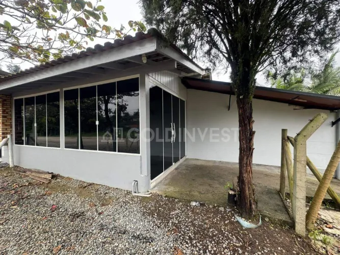 Casa com 2 quartos no Centro de Guabiruba!!!