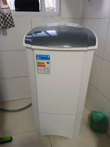 Tasquinha Britânia 10 kilos pouco uso