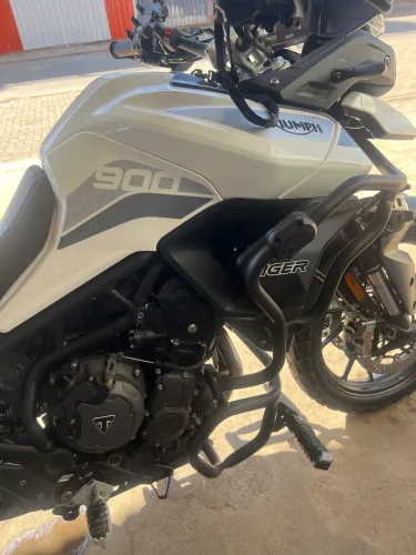 Triumph GT 900 branca , único dono revisões