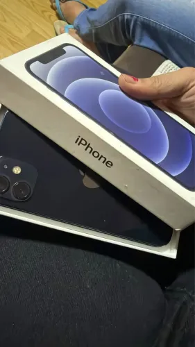 IPHONE 12 quase NOVO