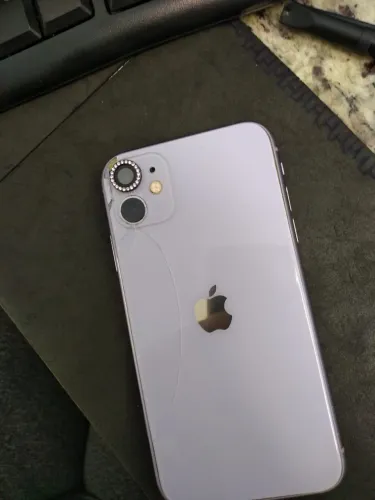 IPHONE 11 COM DETALHES