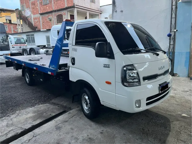 Kia bongo 4x4 2026 reboque plataforma5 metros
